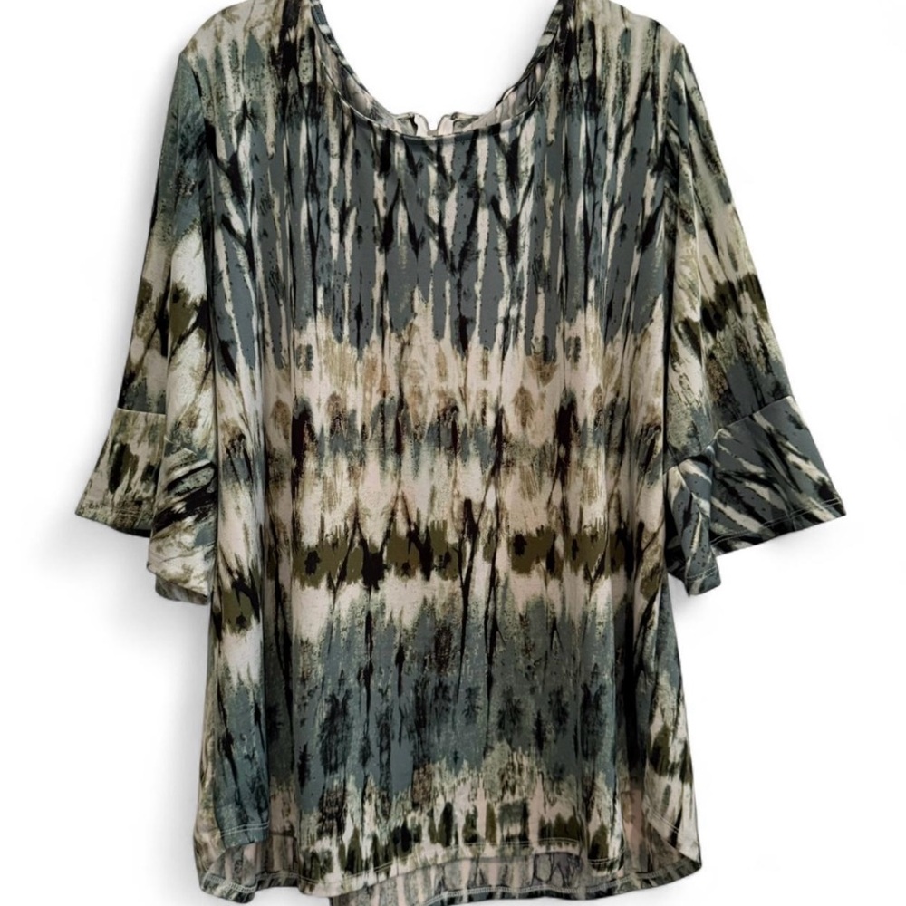 Chic Patterned Women's Blouse in Green and Cream-2X- Bell Sleeve